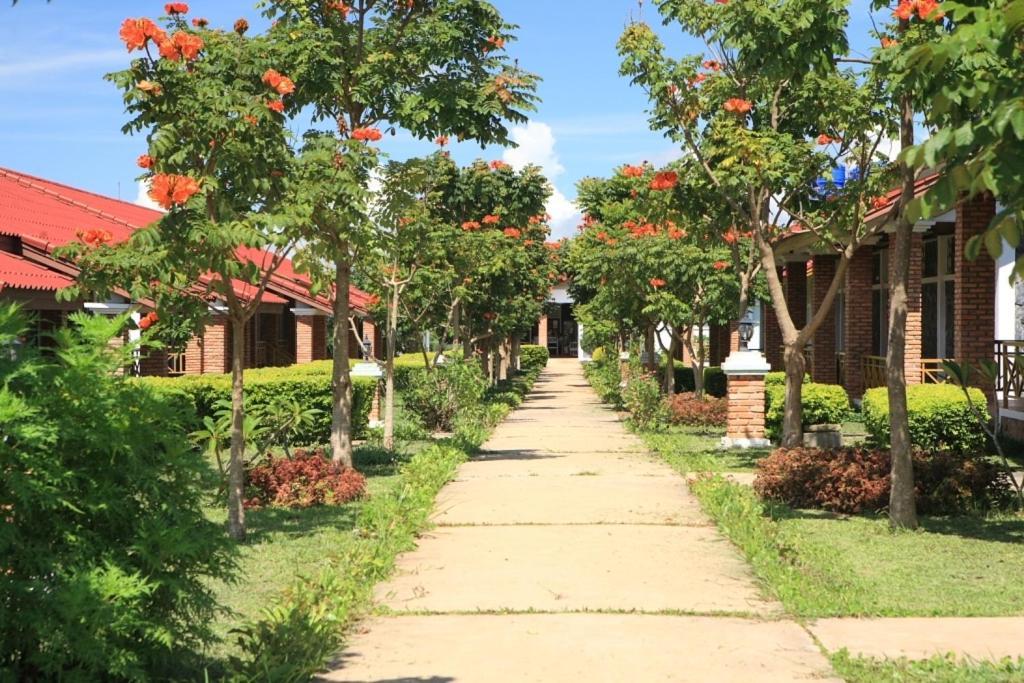 Vansana Plain Of Jars Hotel Muang Phônsavan Dış mekan fotoğraf