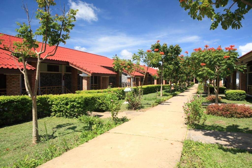 Vansana Plain Of Jars Hotel Muang Phônsavan Dış mekan fotoğraf