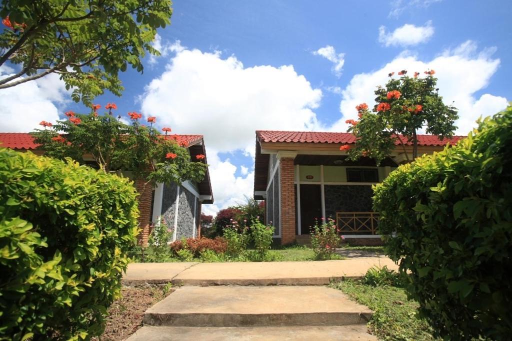 Vansana Plain Of Jars Hotel Muang Phônsavan Dış mekan fotoğraf