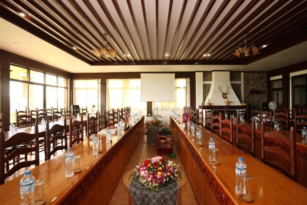 Vansana Plain Of Jars Hotel Muang Phônsavan Dış mekan fotoğraf