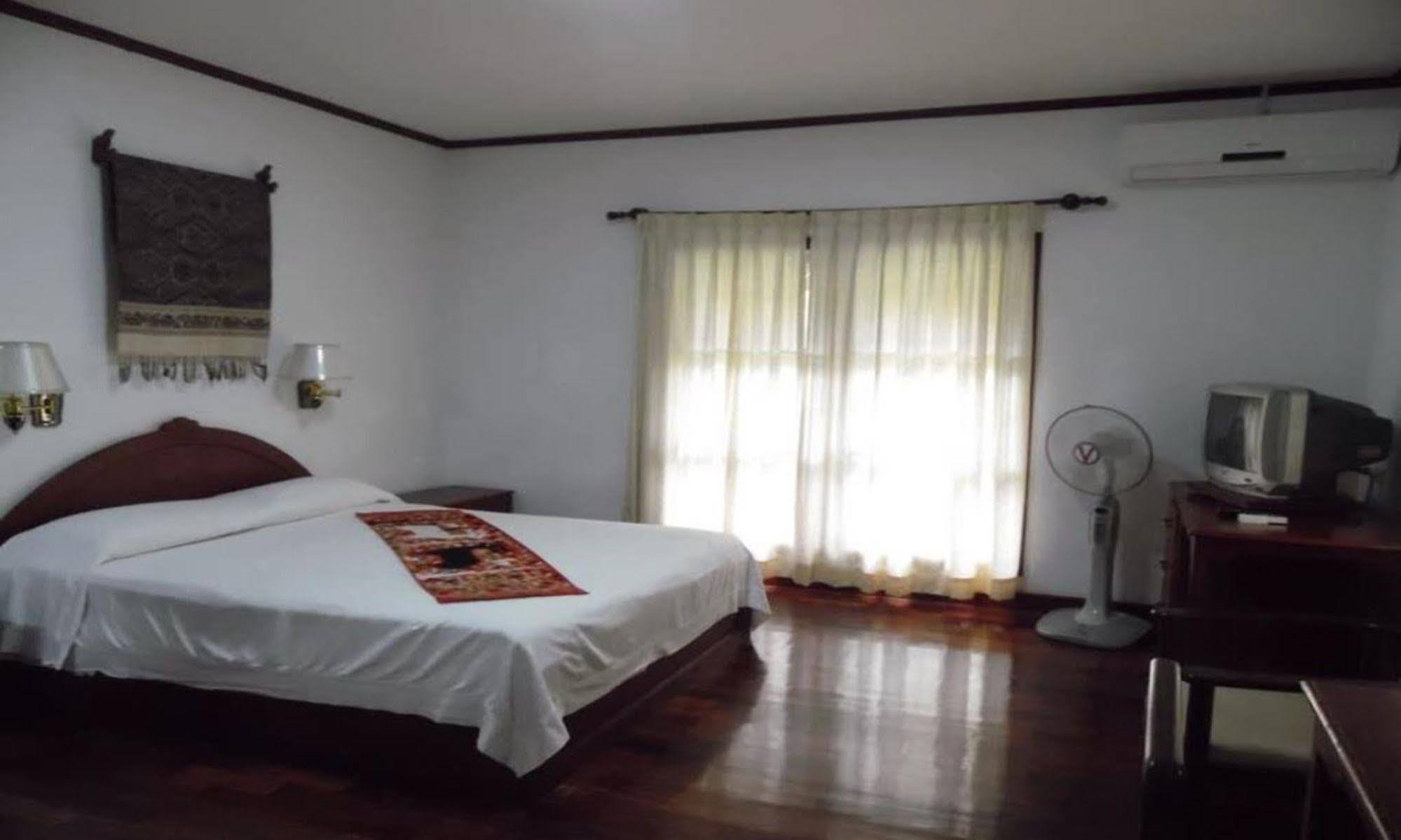 Vansana Plain Of Jars Hotel Muang Phônsavan Dış mekan fotoğraf