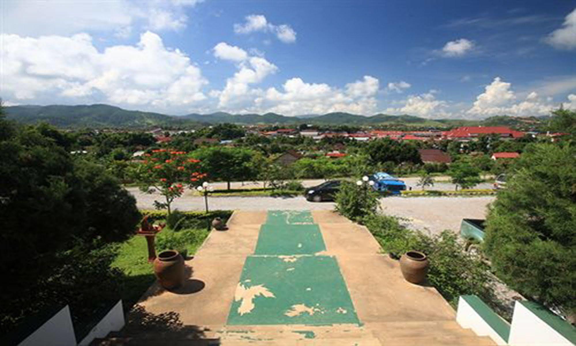 Vansana Plain Of Jars Hotel Muang Phônsavan Dış mekan fotoğraf