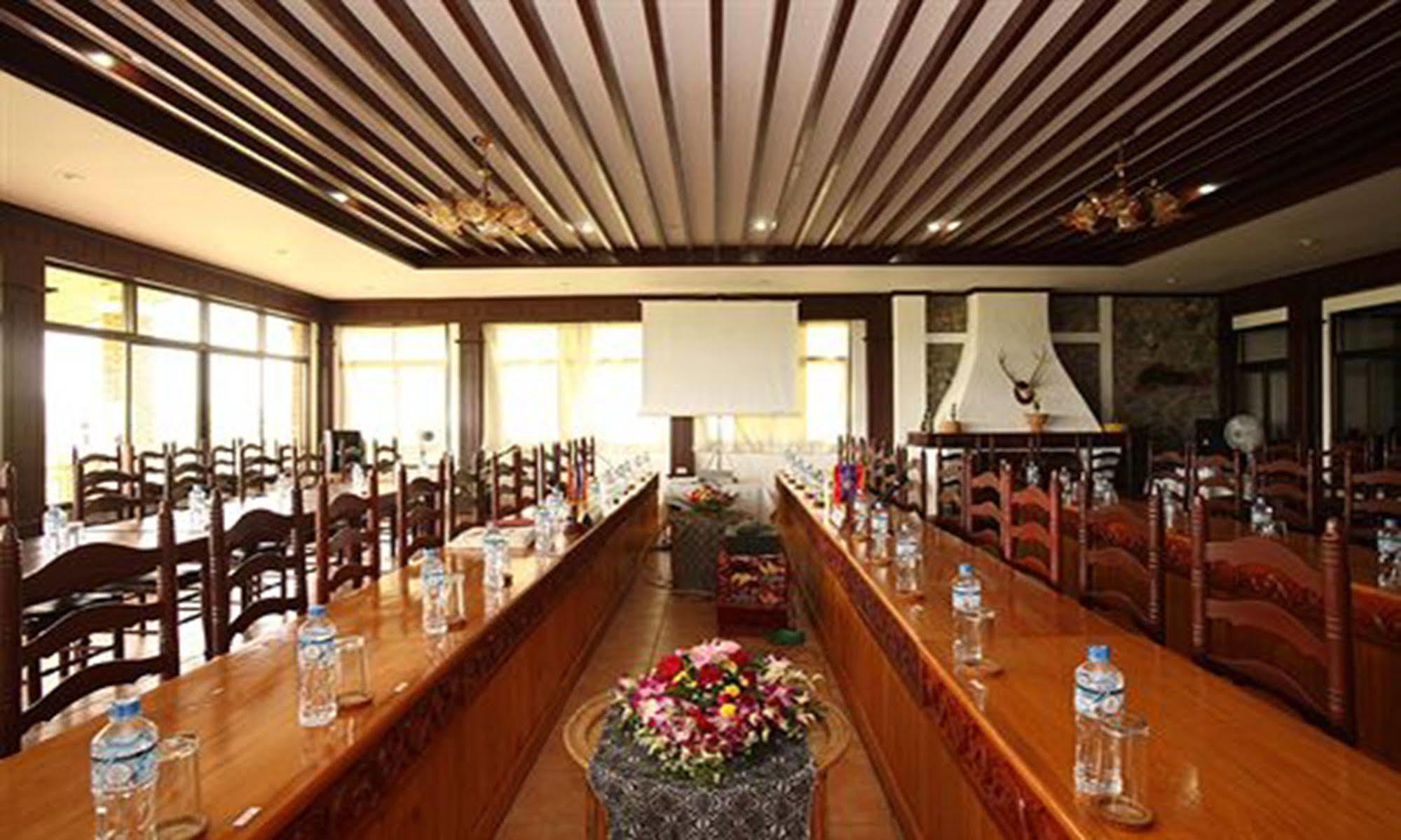 Vansana Plain Of Jars Hotel Muang Phônsavan Dış mekan fotoğraf