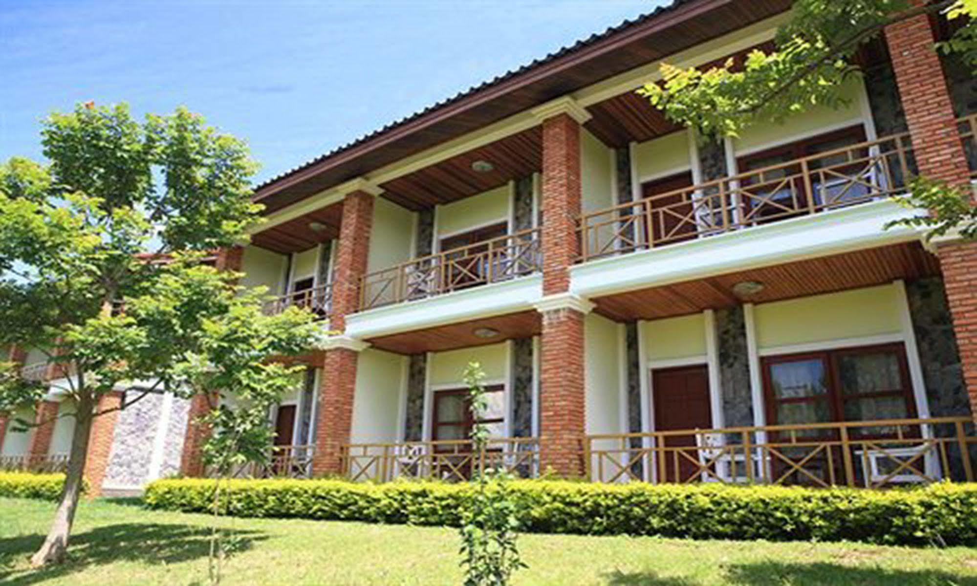Vansana Plain Of Jars Hotel Muang Phônsavan Dış mekan fotoğraf