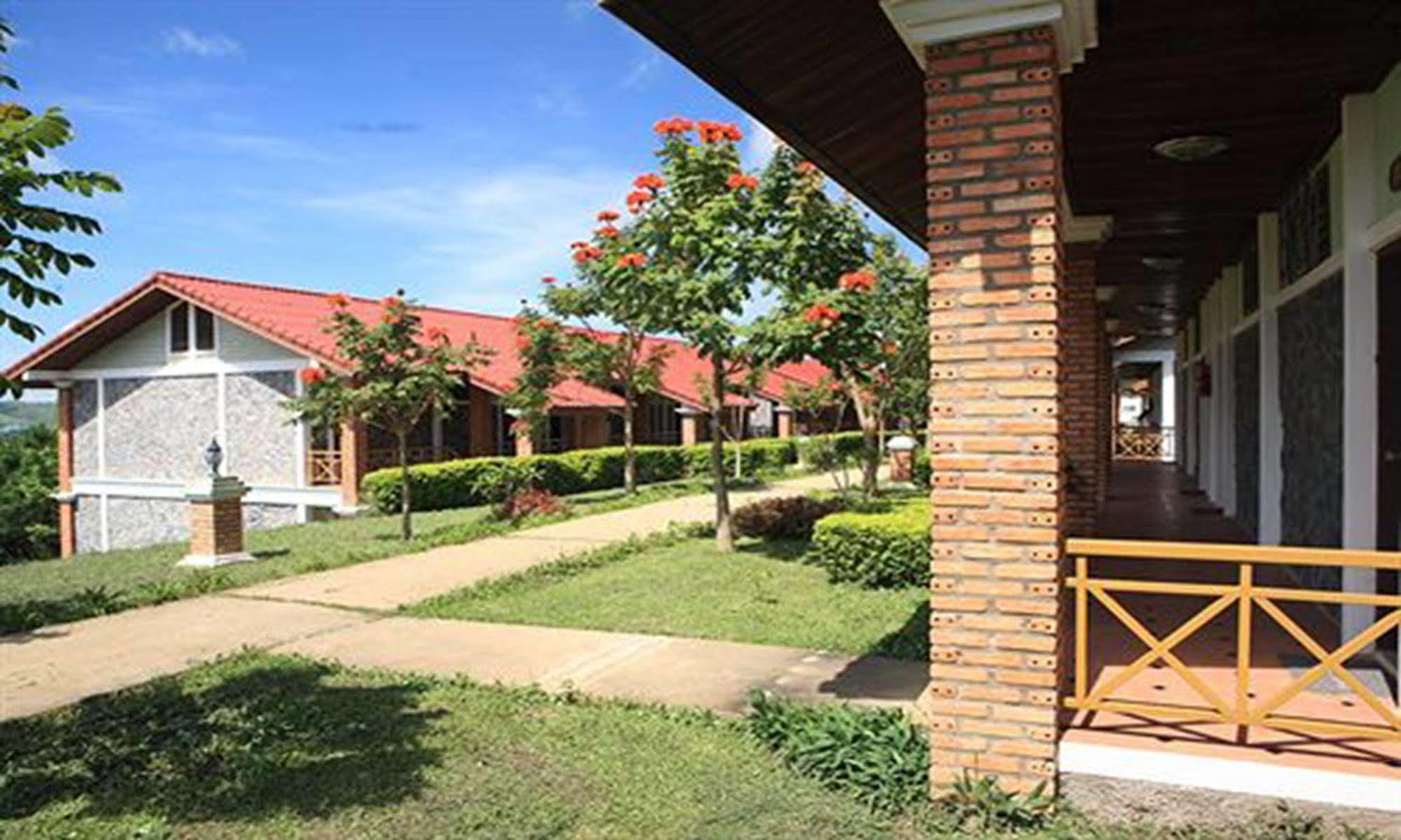 Vansana Plain Of Jars Hotel Muang Phônsavan Dış mekan fotoğraf